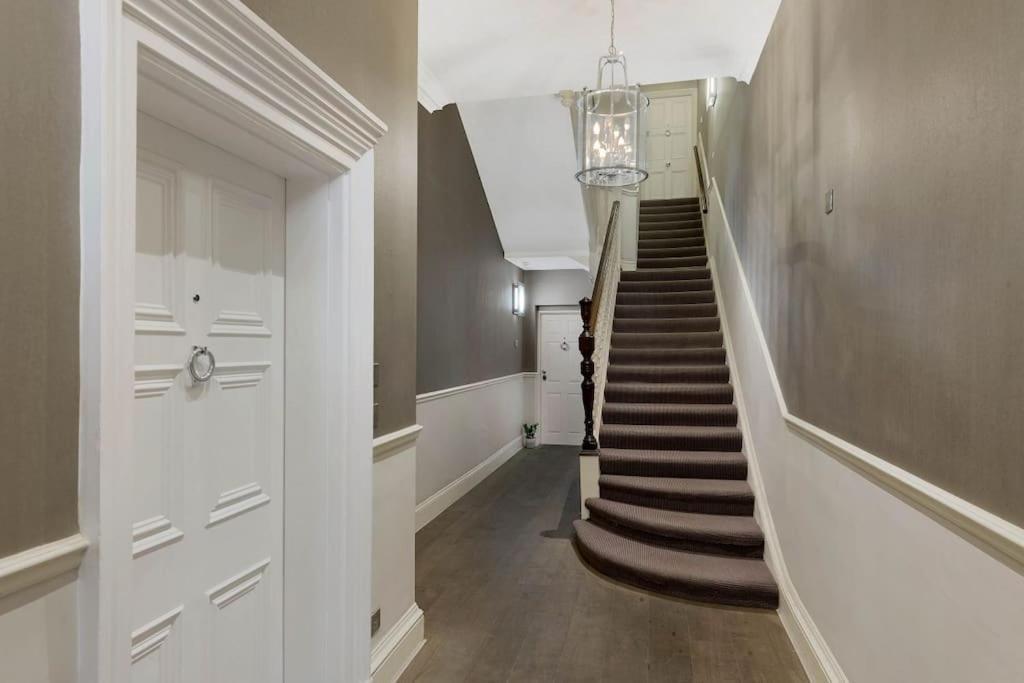 Wonderful Knightsbridge Apartment By Harrods ลอนดอน ภายนอก รูปภาพ
